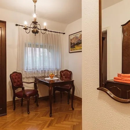 Vila Mojstrovka Πανσιόν